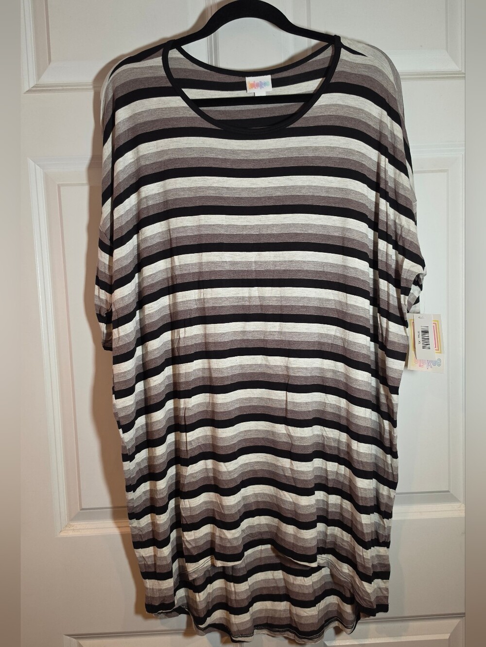 NWT Lularoe Irma Striped Oversized Tunic Tee in Black And Gray XL
